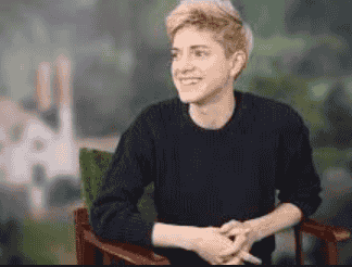 Mae Martin Net Worth